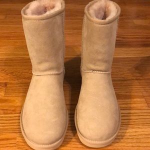 UGG BOOTS